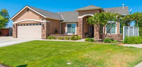 2263 Acacia Ct, Sanger, CA 93657