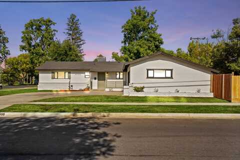 4506 Angus Street N, Fresno, CA 93726