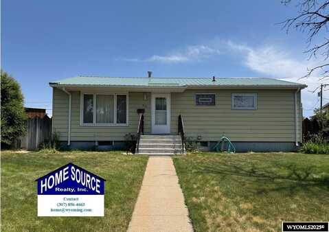 517 N 16th St E, Riverton, WY 82501