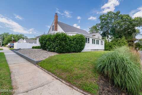 23 Viola Avenue, Leonardo, NJ 07737