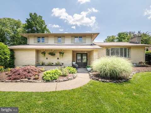 4260 ESTATES DRIVE, CENTER VALLEY, PA 18034
