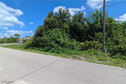 2902 4th Street SW, Lehigh Acres, FL 33976