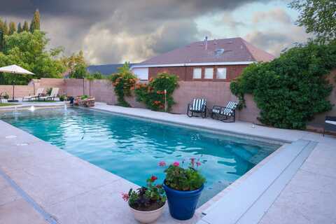 8615 HILLSHIRE Place NW, Albuquerque, NM 87114