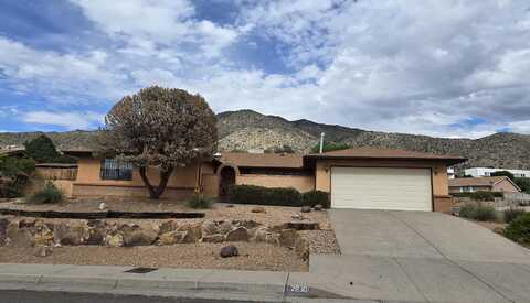 2830 CASA DEL NORTE Drive NE, Albuquerque, NM 87112