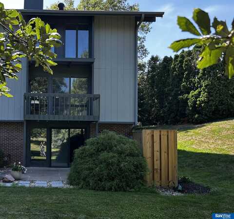 7101 South Street, Lincoln, NE 68506