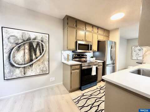 7101 South Street, Lincoln, NE 68506