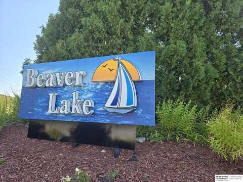 1812 Beaver Lake Boulevard, Plattsmouth, NE 68048