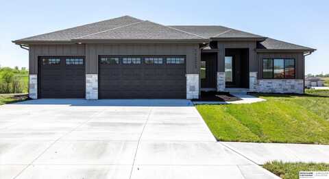 6526 S 214th Avenue, Elkhorn, NE 68022