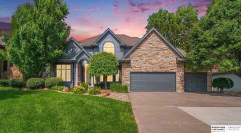 816 S 180th Avenue, Elkhorn, NE 68022