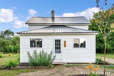 624 Orton Street, Howard City, MI 49329