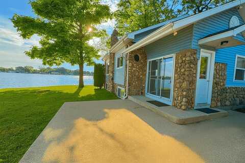 238 Cooks Landing, Michigan Center, MI 49254
