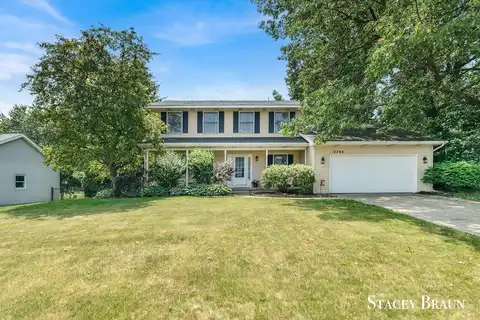 2704 Curticewood Drive NE, Grand Rapids, MI 49525