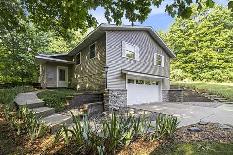 8339 Childsdale Avenue NE, Rockford, MI 49341