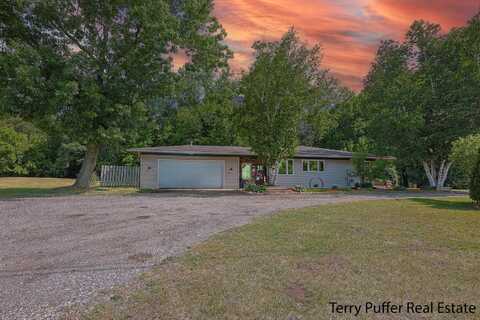721 17 Mile Road, Kent City, MI 49330
