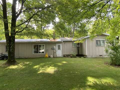 872 S Ransom Road, White Cloud, MI 49349