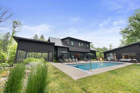 15461 Lakeshore Road, Lakeside, MI 49116