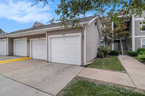1493 Fox Pointe Circle, Ann Arbor, MI 48108