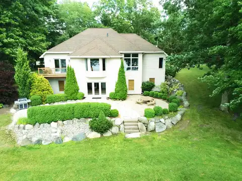 1515 E Litchfield Road, Jonesville, MI 49250