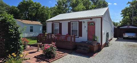 2228 N Farmer Avenue, Springfield, MO 65803