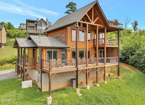 523 Greenbriar Lane, Gatlinburg, TN 37738