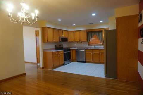 79 Fillmore St, Newark, NJ 07105