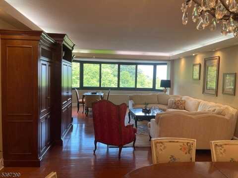 609 W South Orange Ave 5H, South Orange, NJ 07079