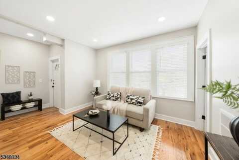 41 Meadowbrook Rd, Maplewood, NJ 07040