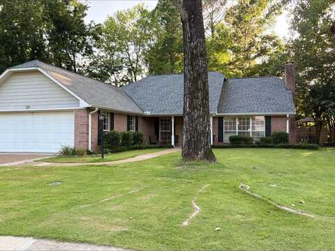 121 Kirkside Dr, Starkville, MS 39759