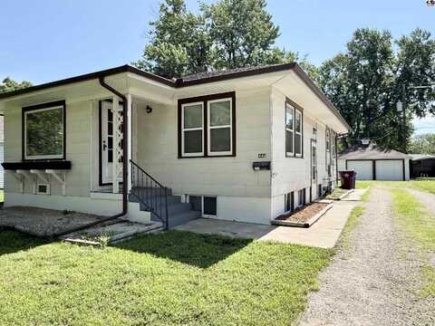 444 N Maxwell St, McPherson, KS 67460