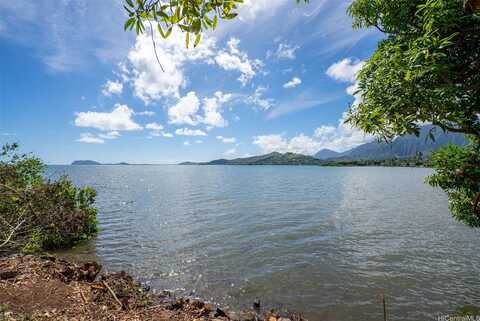 47-833 Kamehameha Highway, Kaneohe, HI 96744