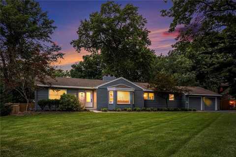 9440 Manor Road, Leawood, KS 66206