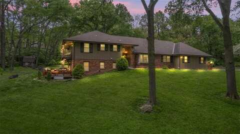 606 W Red Bridge Road, Kansas City, MO 64114