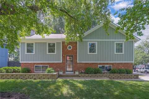 15020 S Bradley Drive, Olathe, KS 66062