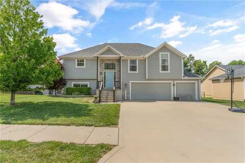 2712 E Sycamore Street, Tonganoxie, KS 66086