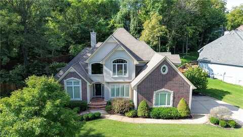 3209 S Thornbird Street, Blue Springs, MO 64015