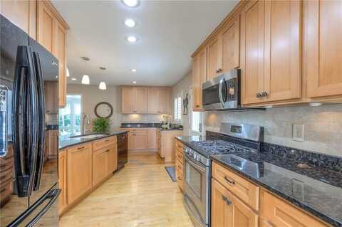 115 NE Green Street, Lees Summit, MO 64063