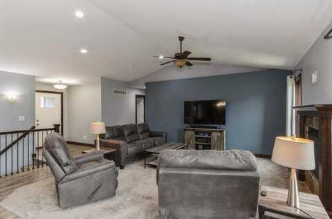 1902 Hoover Trail Circle SW, CedarRapids, IA 52404