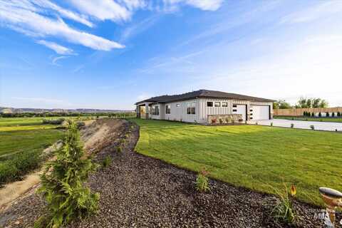 1015 Greenfields Lane, Emmett, ID 83617