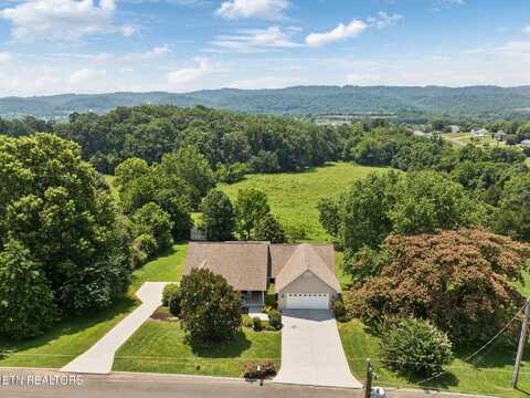 3930 Settlers Tr, Kodak, TN 37764