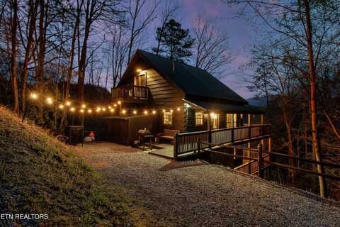 2678 Possum Ridge Way, Sevierville, TN 37862