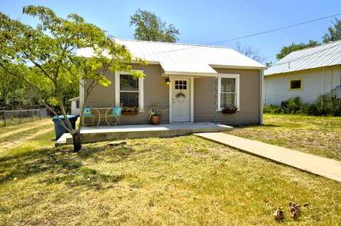 309 Lowry St, Kerrville, TX 78028