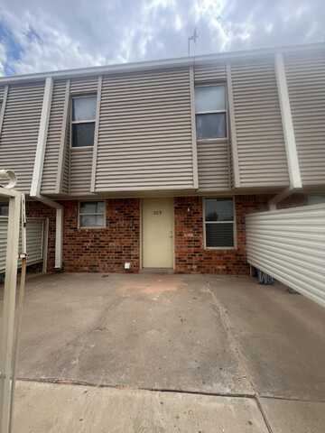 802 Matthew Avenue, Sundown, TX 79372