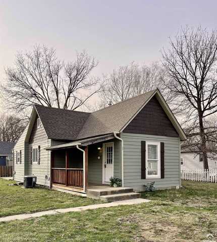 120 Gould Street, Tonganoxie, KS 66086
