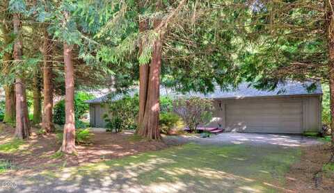 178 SW The Pines, Depoe Bay, OR 97341