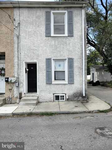 19 ROBERTS ALY, NORRISTOWN, PA 19401