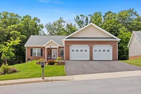 7 OAK VIEW DR, Staunton, VA 24401