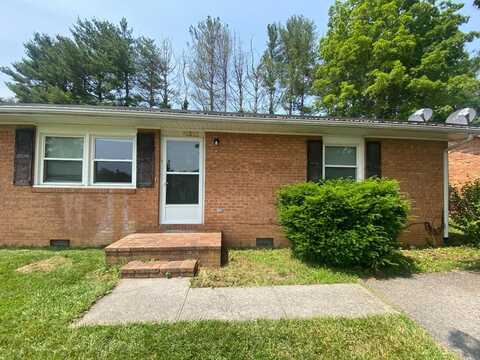 215 Montgomery Street NE, Christiansburg, VA 24073