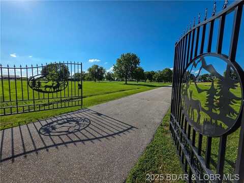 10663 HWY 52, Versailles, MO 65084
