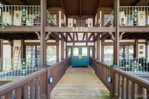 1430 Heritage Landing, Saint Charles, MO 63303