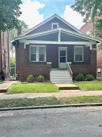 5049 Alaska Avenue, Saint Louis, MO 63111